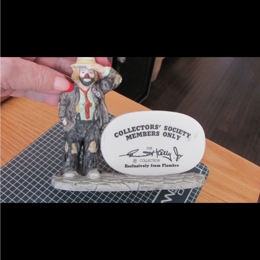 L.A.M.B. Collectible Clown Figurine - Multicolor flambro
